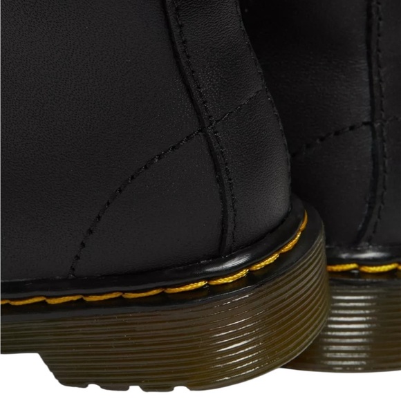 Dr. Martens INFANT 1460 SOFTY T LEATHER LACE UP BOOTS Size 6 NWOB - Picture 8 of 11